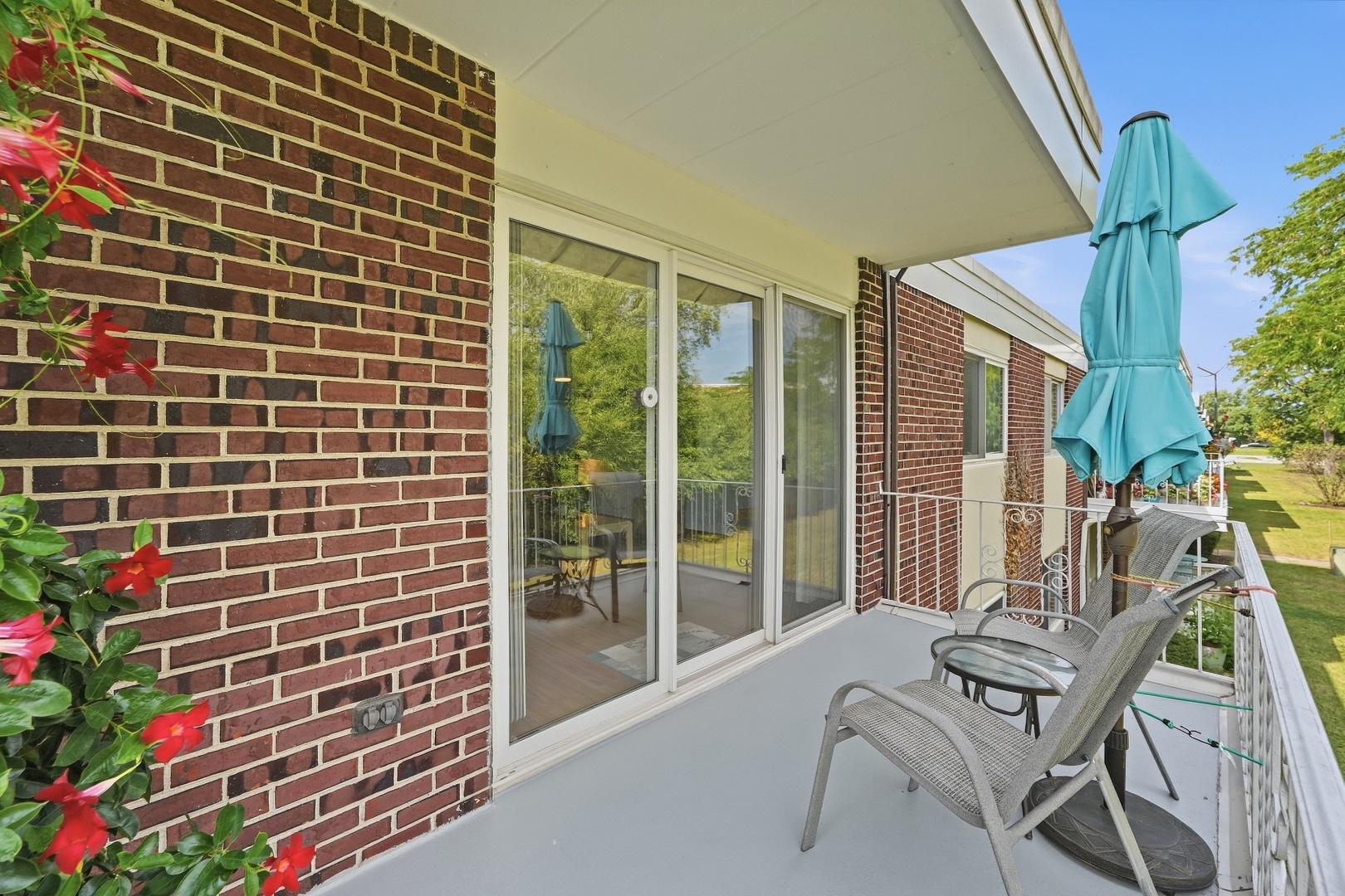100 Deborah Lane 28b Property Photo 5