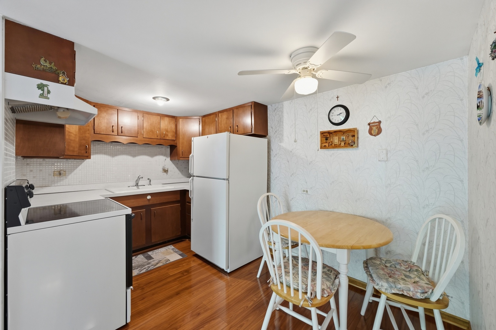 100 Deborah Lane 28b Property Photo 11