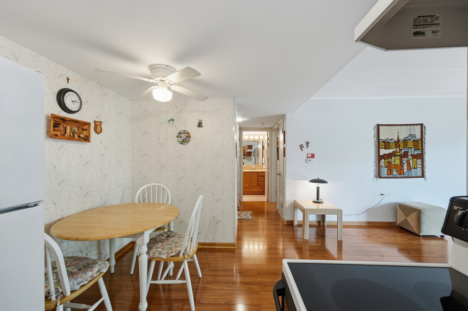 100 Deborah Lane 28b Property Photo 12