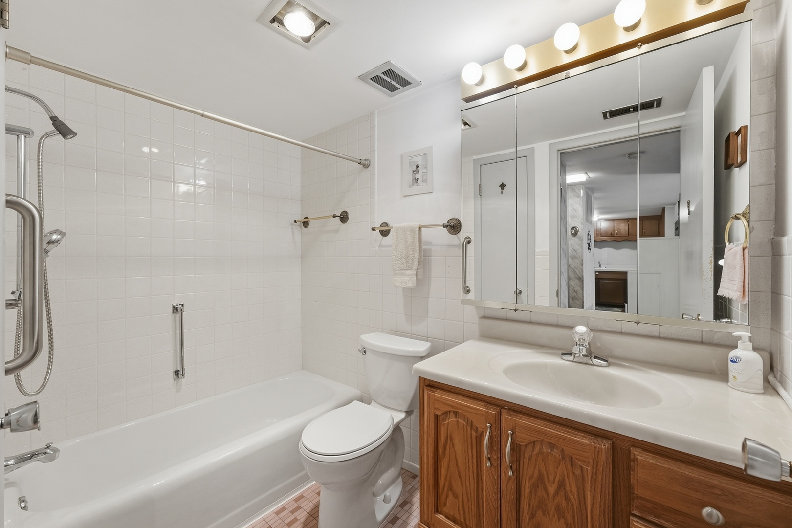 100 Deborah Lane 28b Property Photo 16