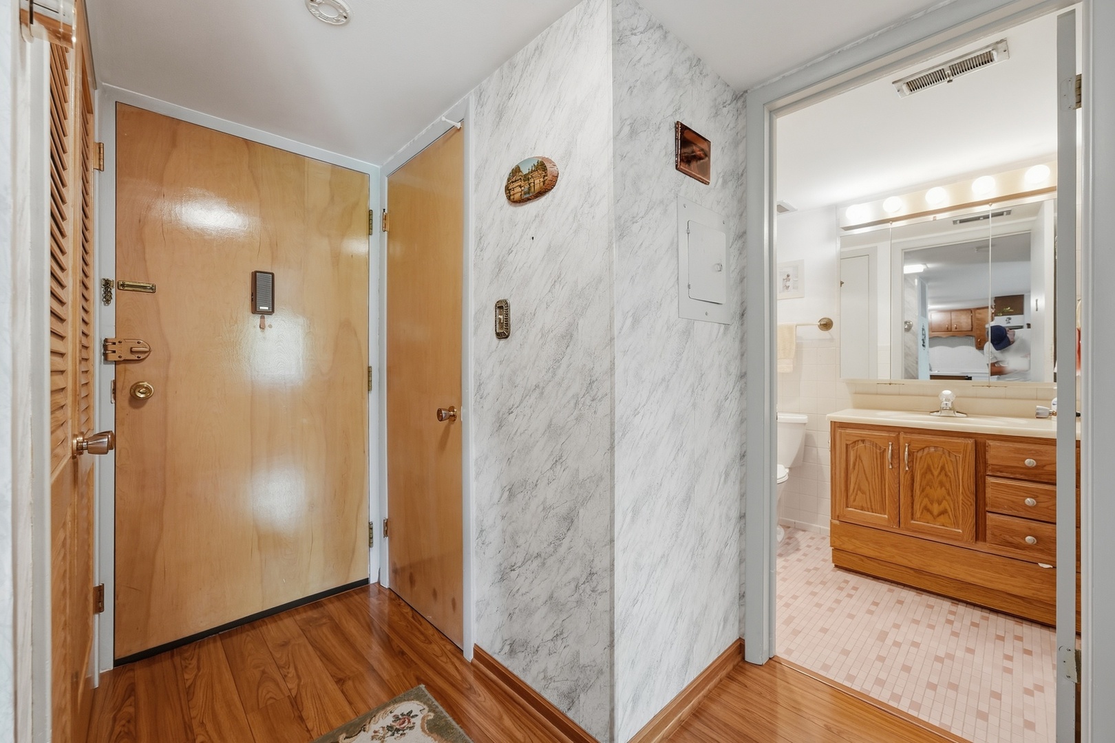 100 Deborah Lane 28b Property Photo 17