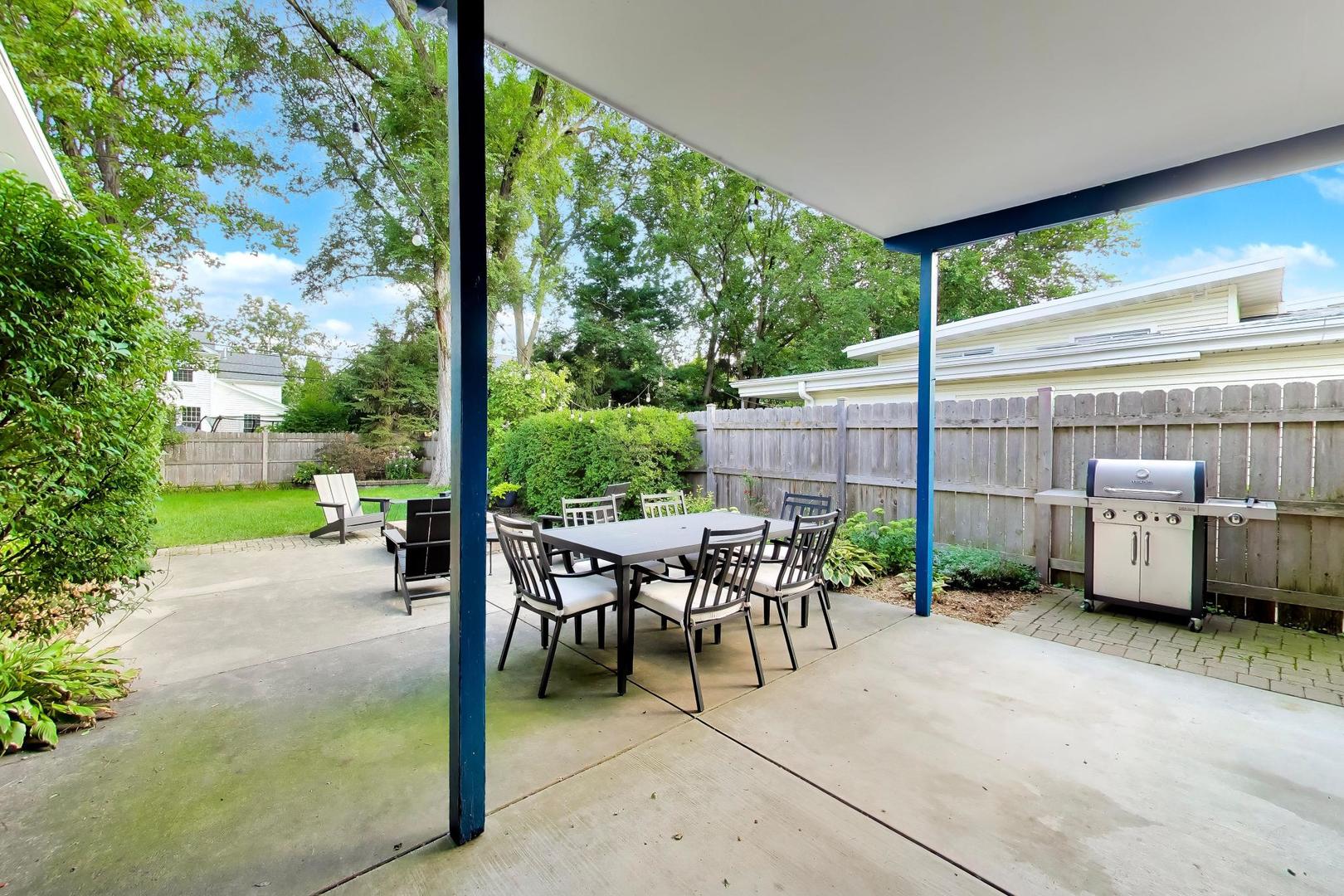 2240 Catherine Street Property Photo 23