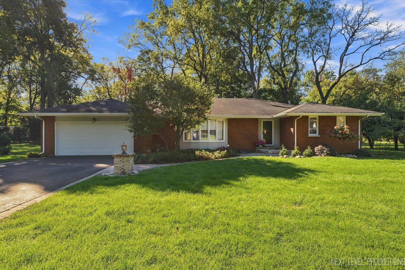 524 Waubonsee Trail Property Photo 1