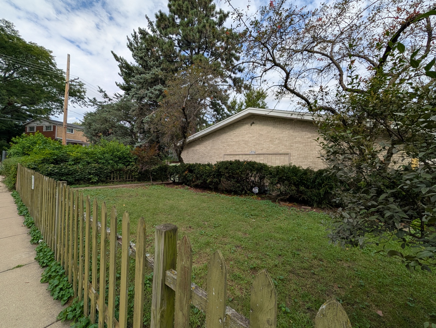 1958 W Morse Avenue A Property Photo 1