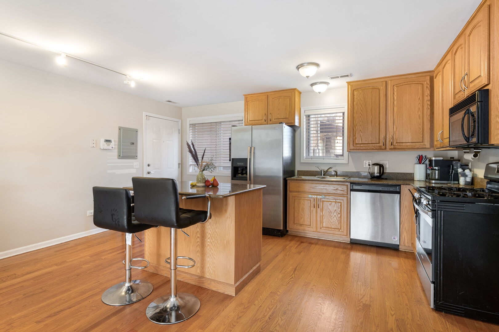 2845 N Harlem Avenue 1e Property Photo 3