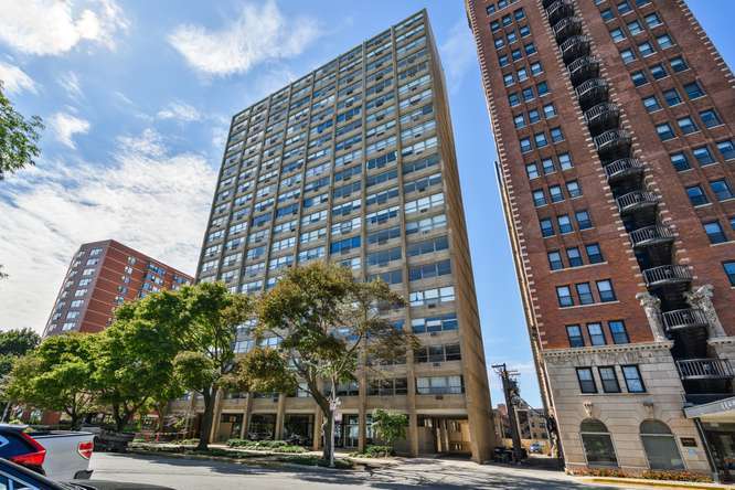 5530 S South Shore Drive 17B Property Photo 1