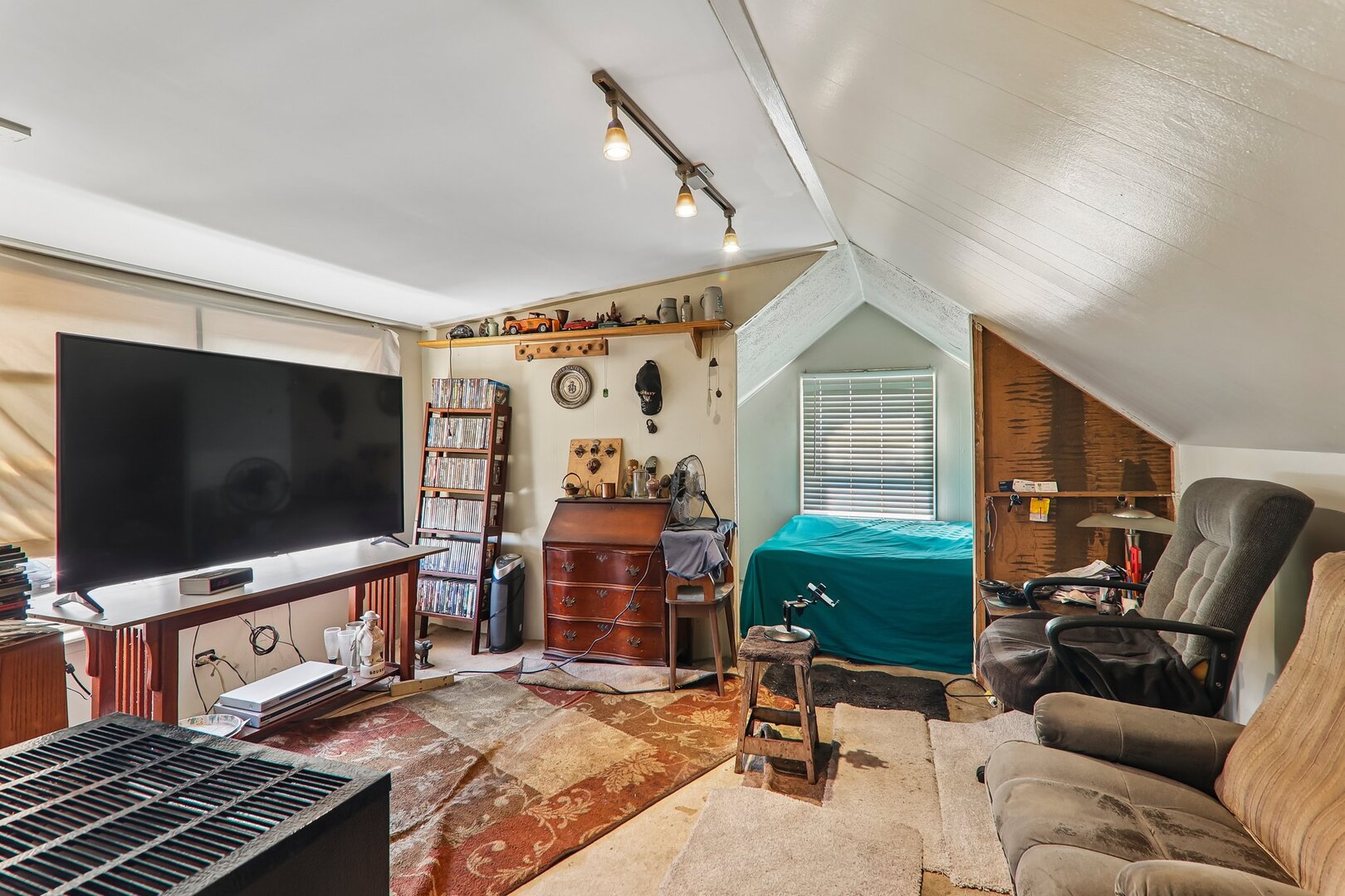 3541 N Neenah Avenue Property Photo 24