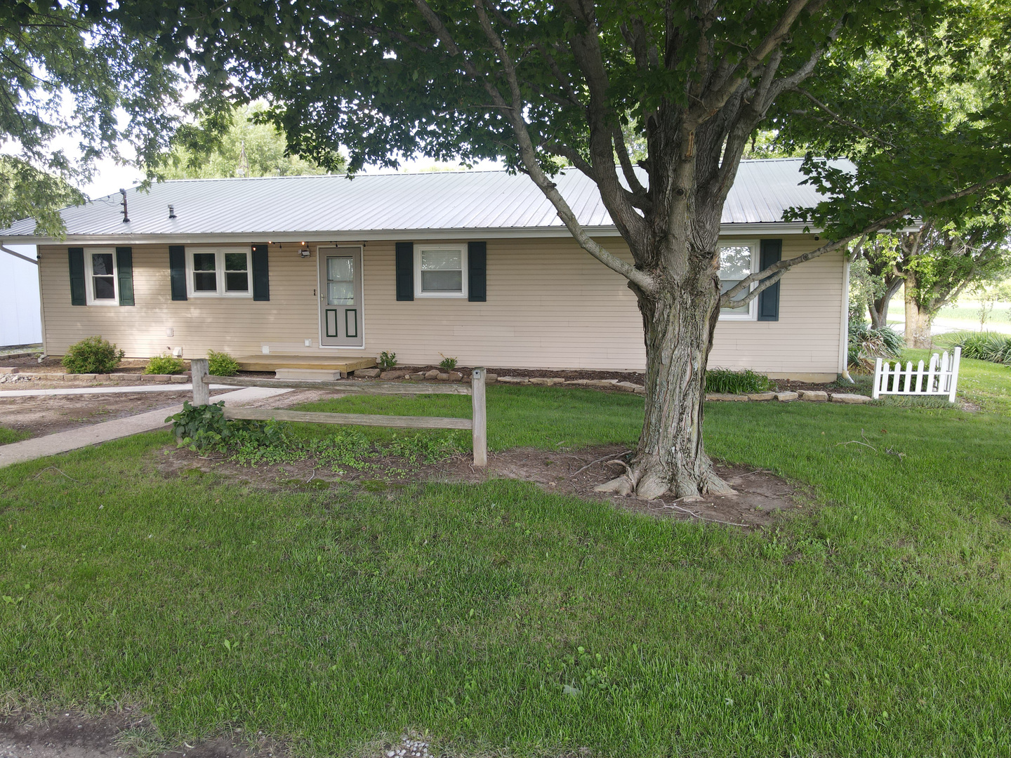 1377 N County Road 750 Road