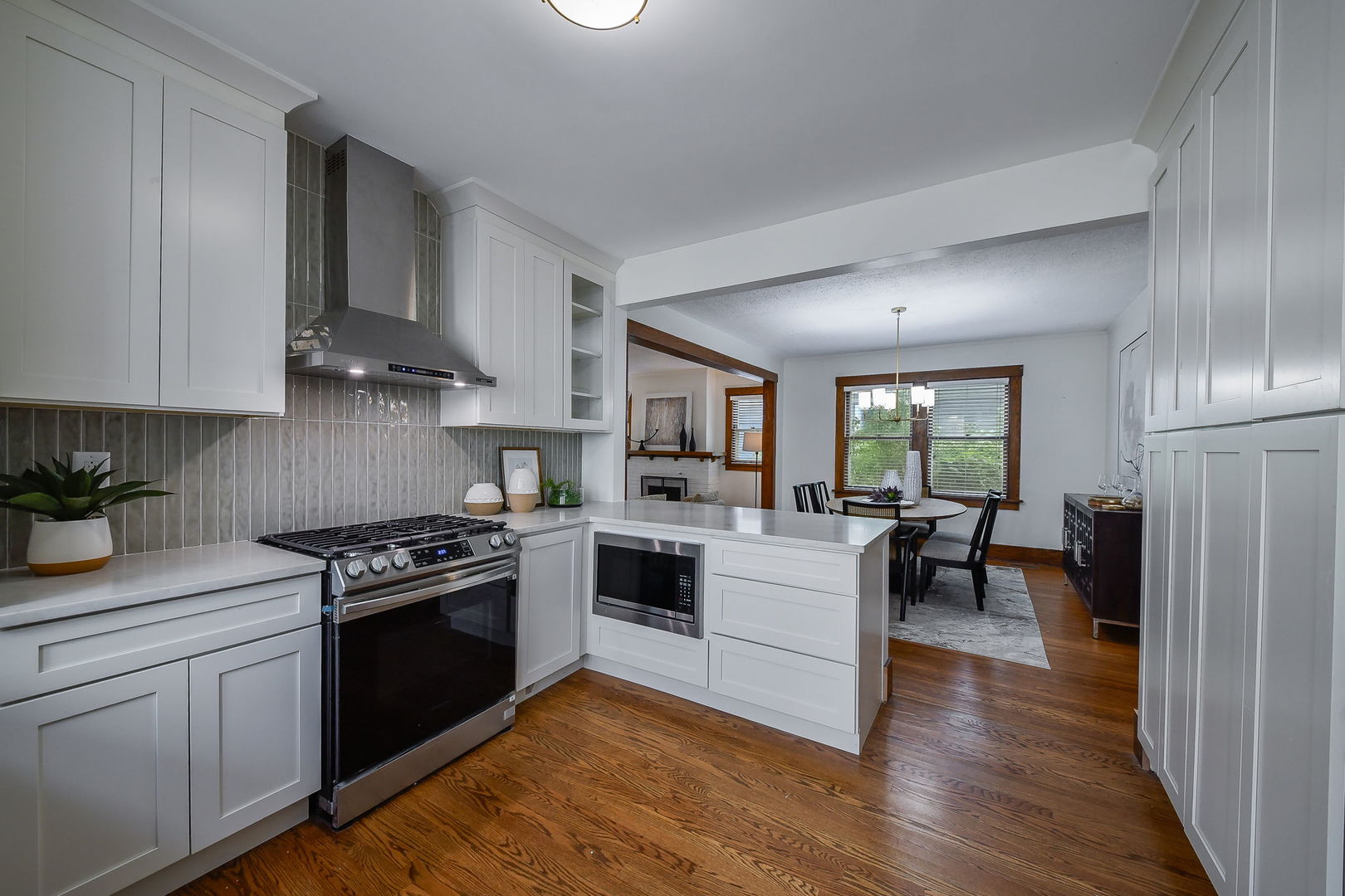115 N Wright Street Property Photo 6