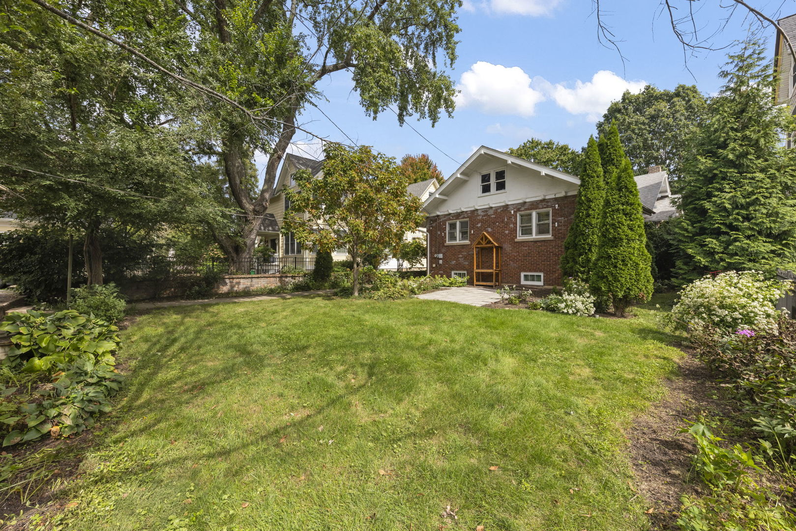115 N Wright Street Property Photo 9