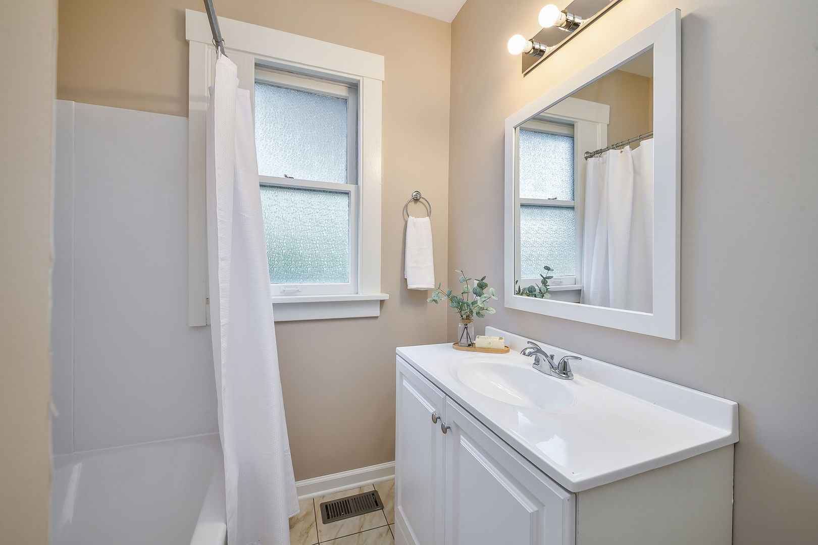 115 N Wright Street Property Photo 18