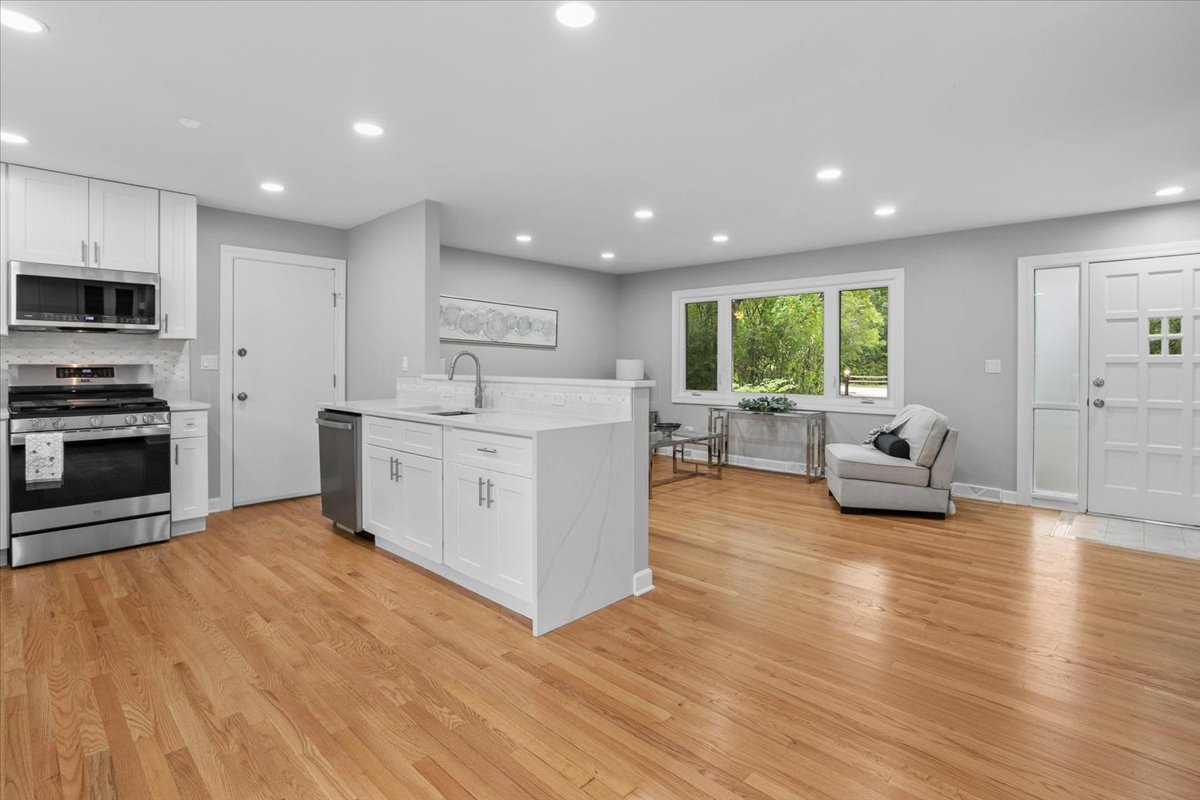 26890 N Longwood Road Property Photo 6