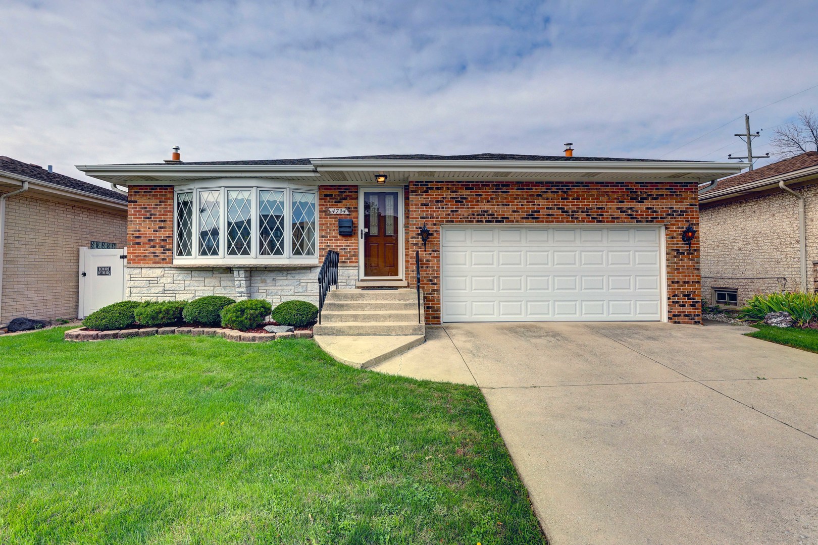 4734 N Maria Court Property Photo 1