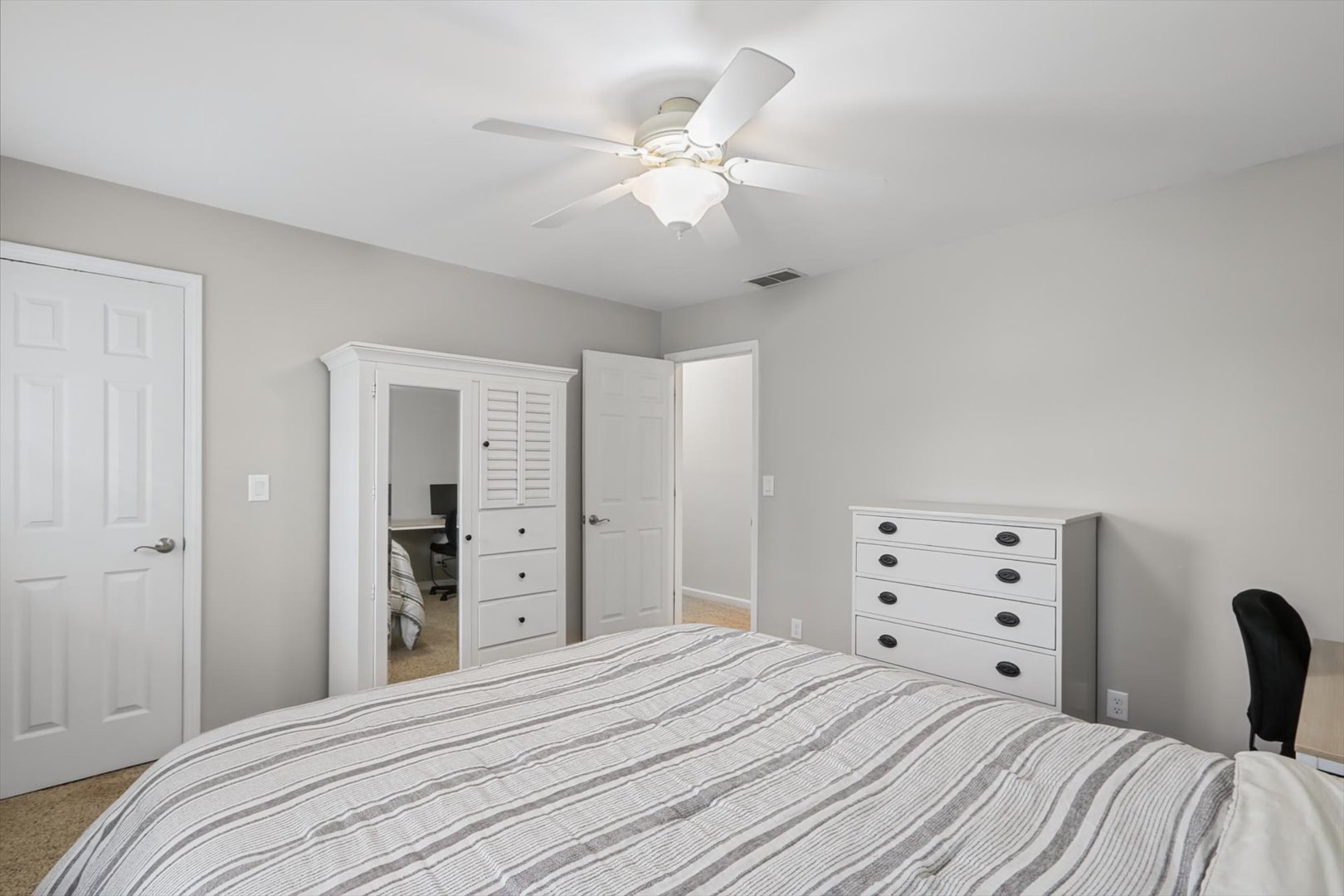 318 Gainesborough Court Property Photo 29