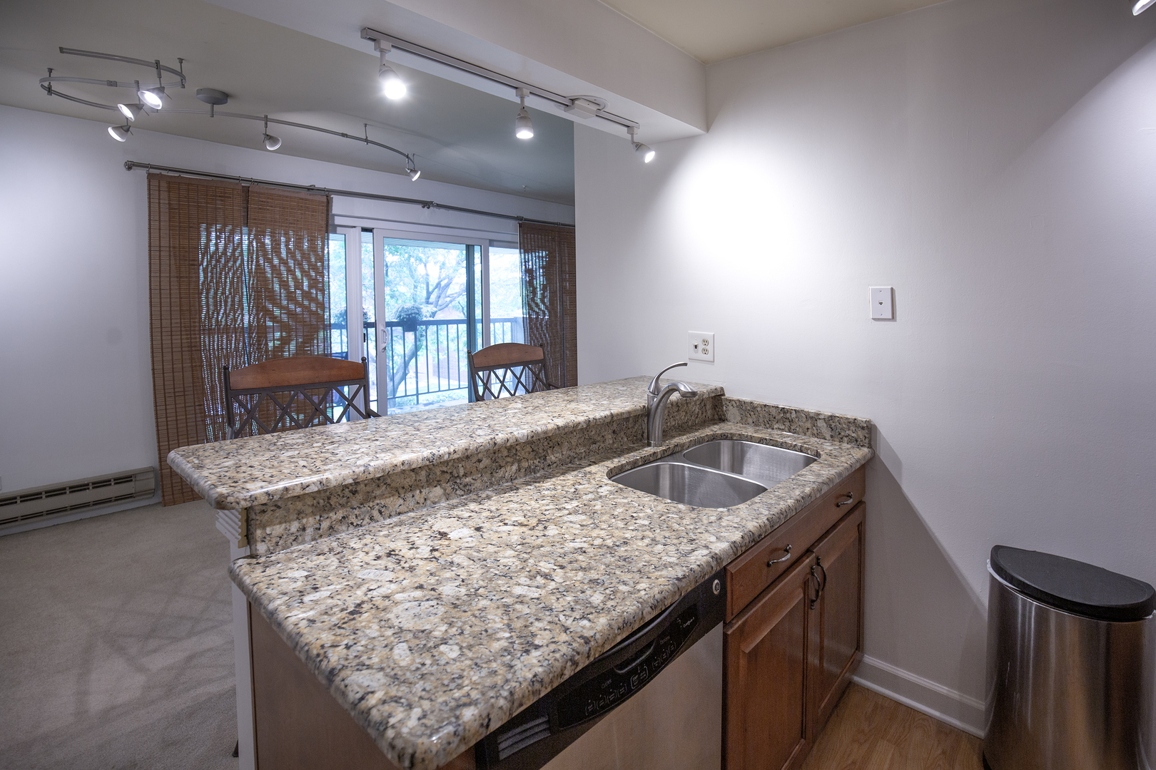 211 E Janata Avenue 3b Property Photo 10