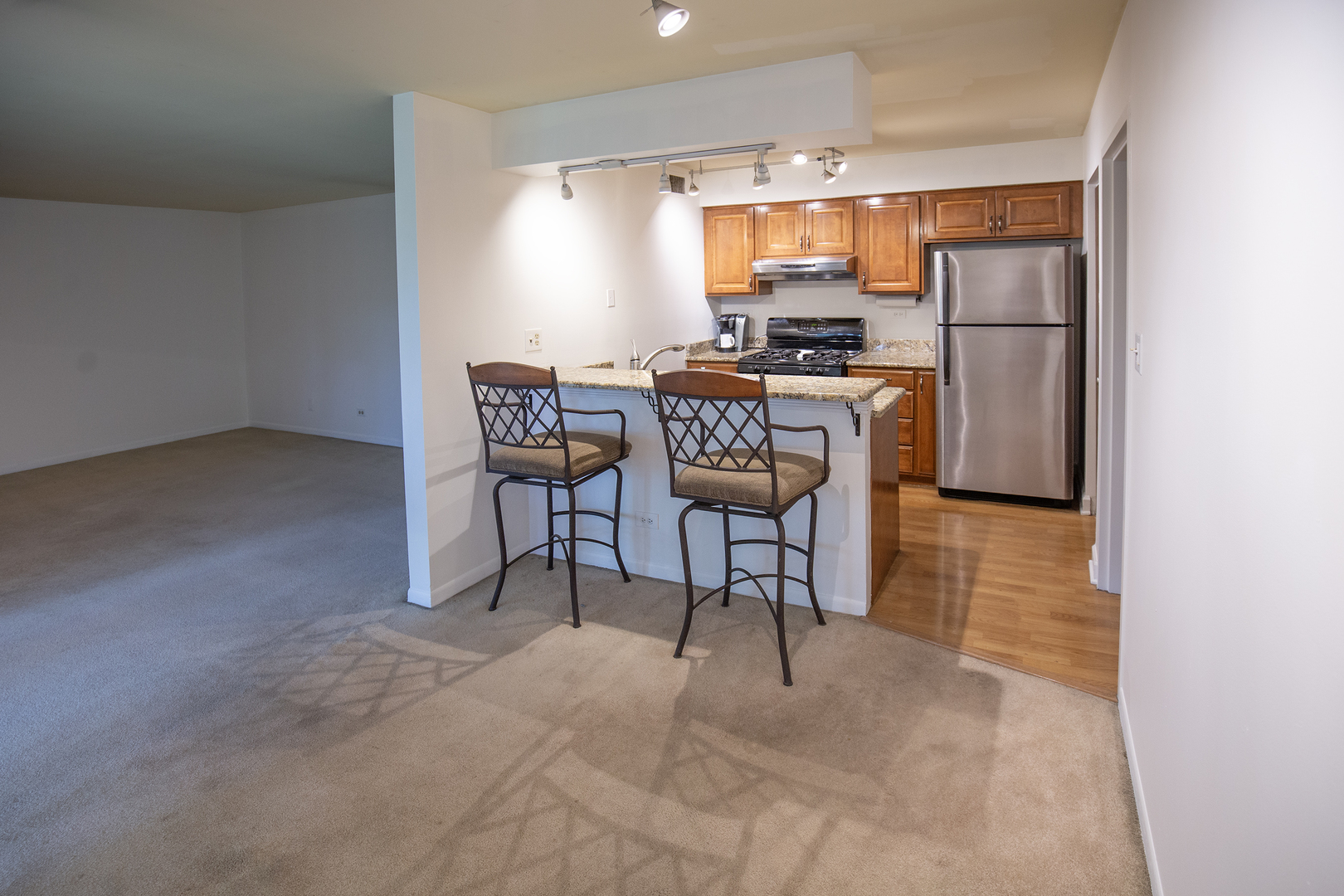 211 E Janata Avenue 3b Property Photo 12