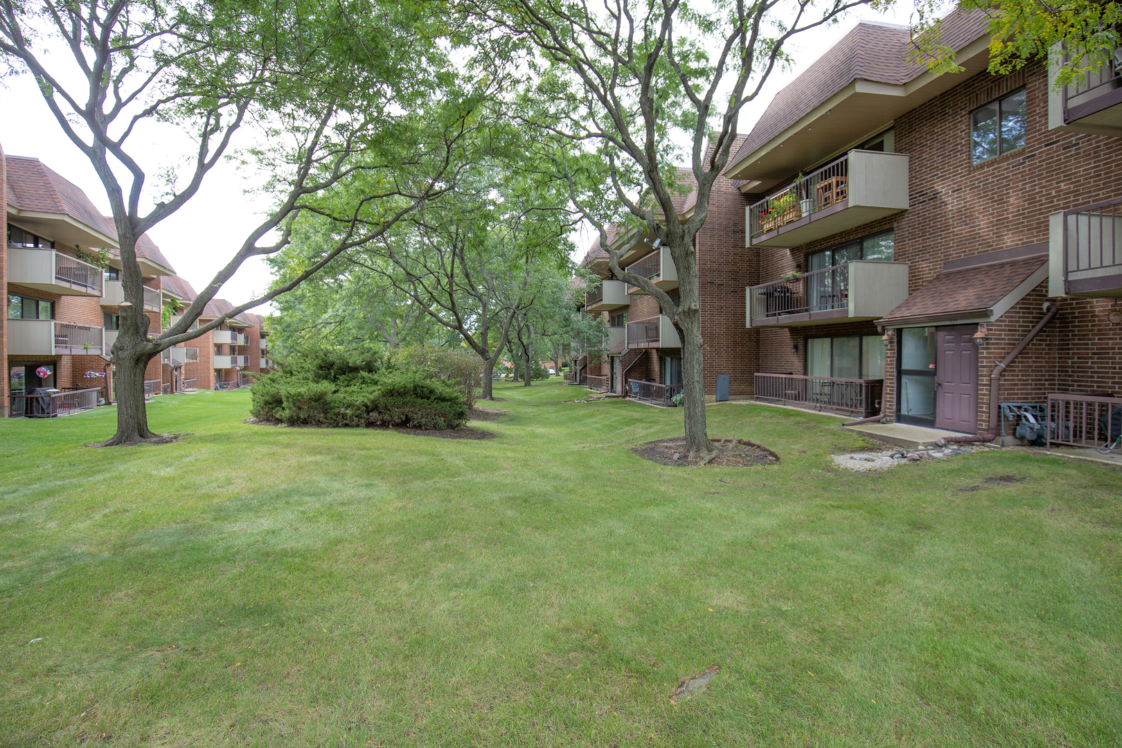 211 E Janata Avenue 3b Property Photo 32