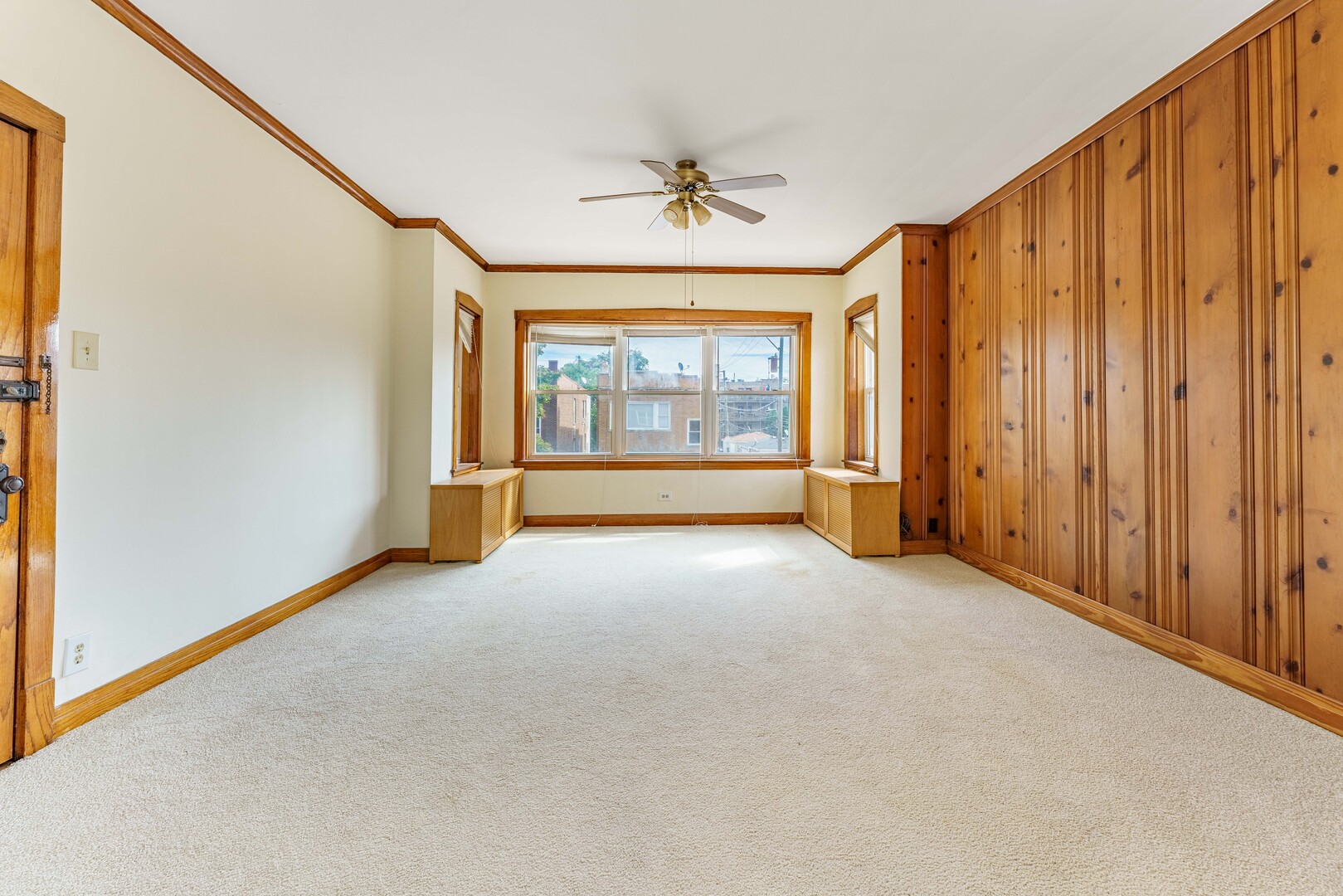 3614 N Troy Street Property Photo 2
