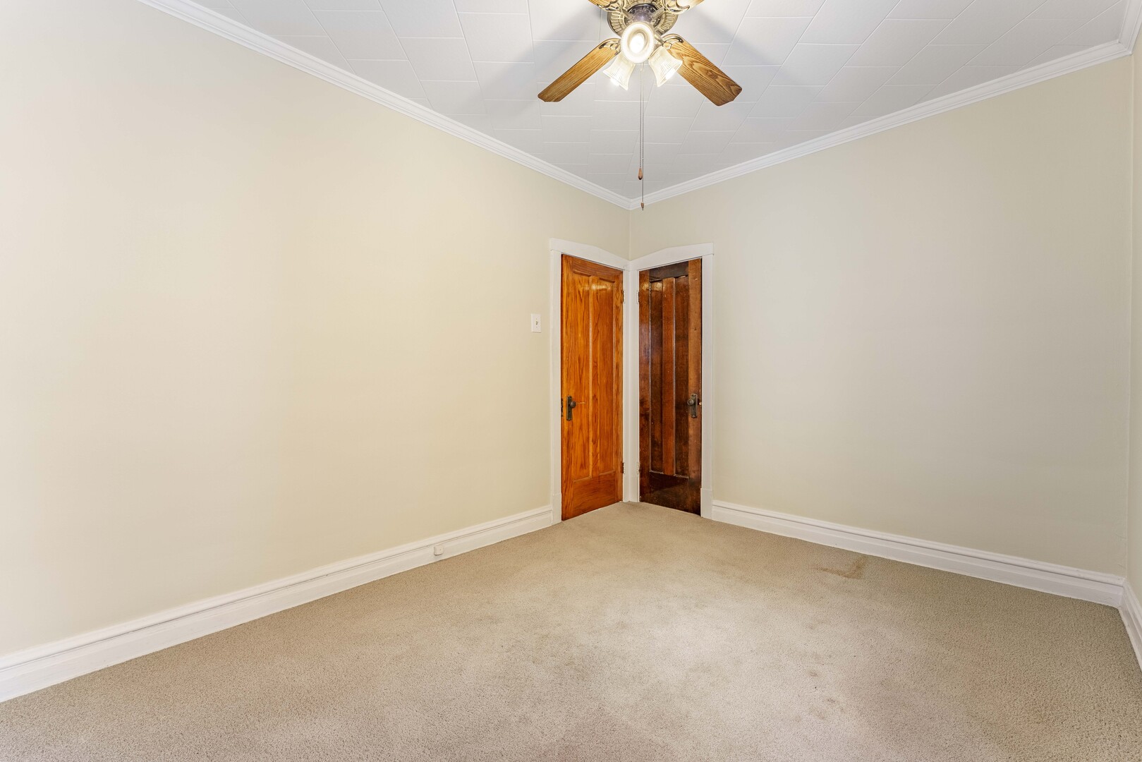 3614 N Troy Street Property Photo 7