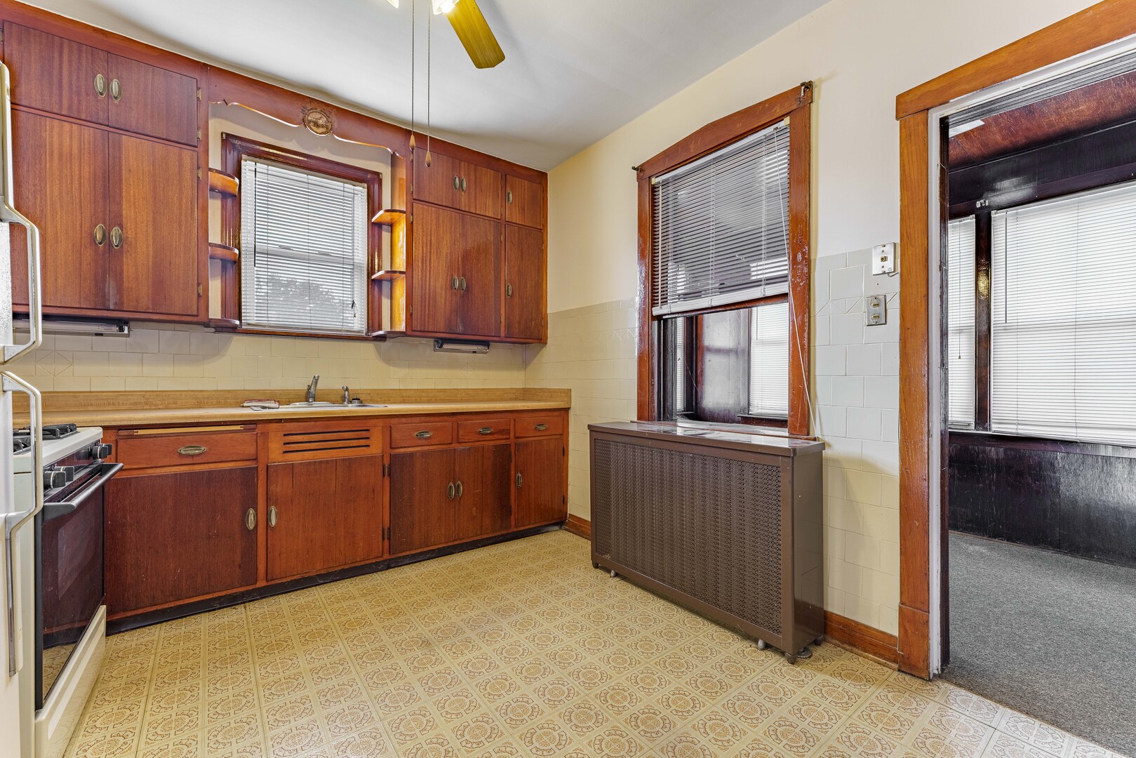 3614 N Troy Street Property Photo 8