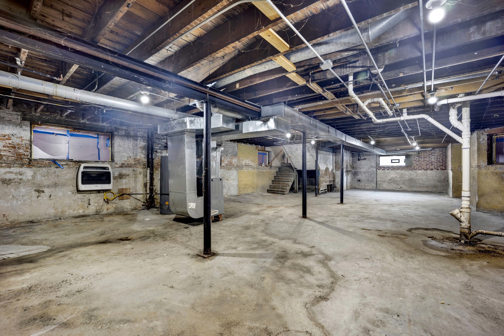 2525 E 72nd Place Property Photo 10