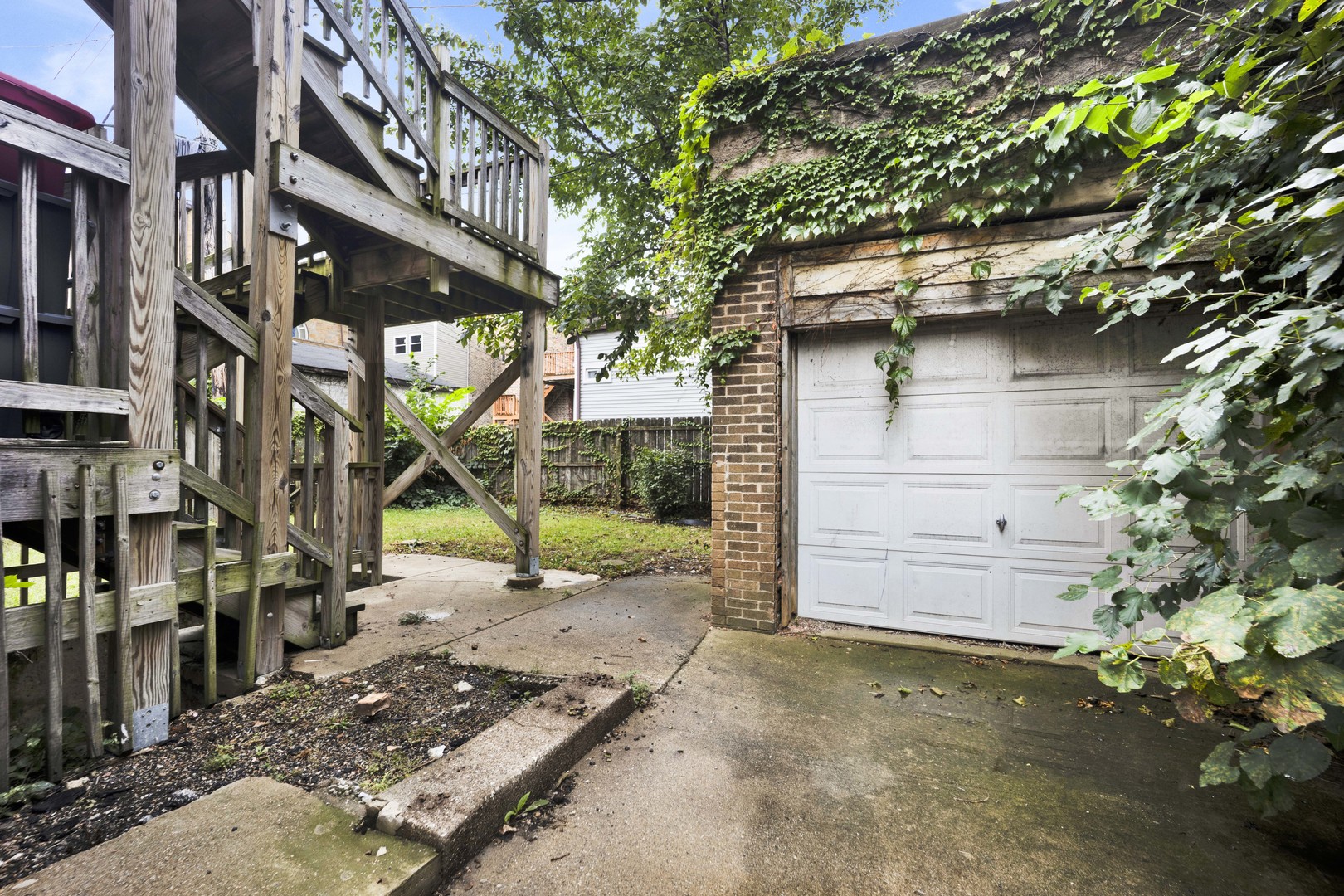 2525 E 72nd Place Property Photo 13