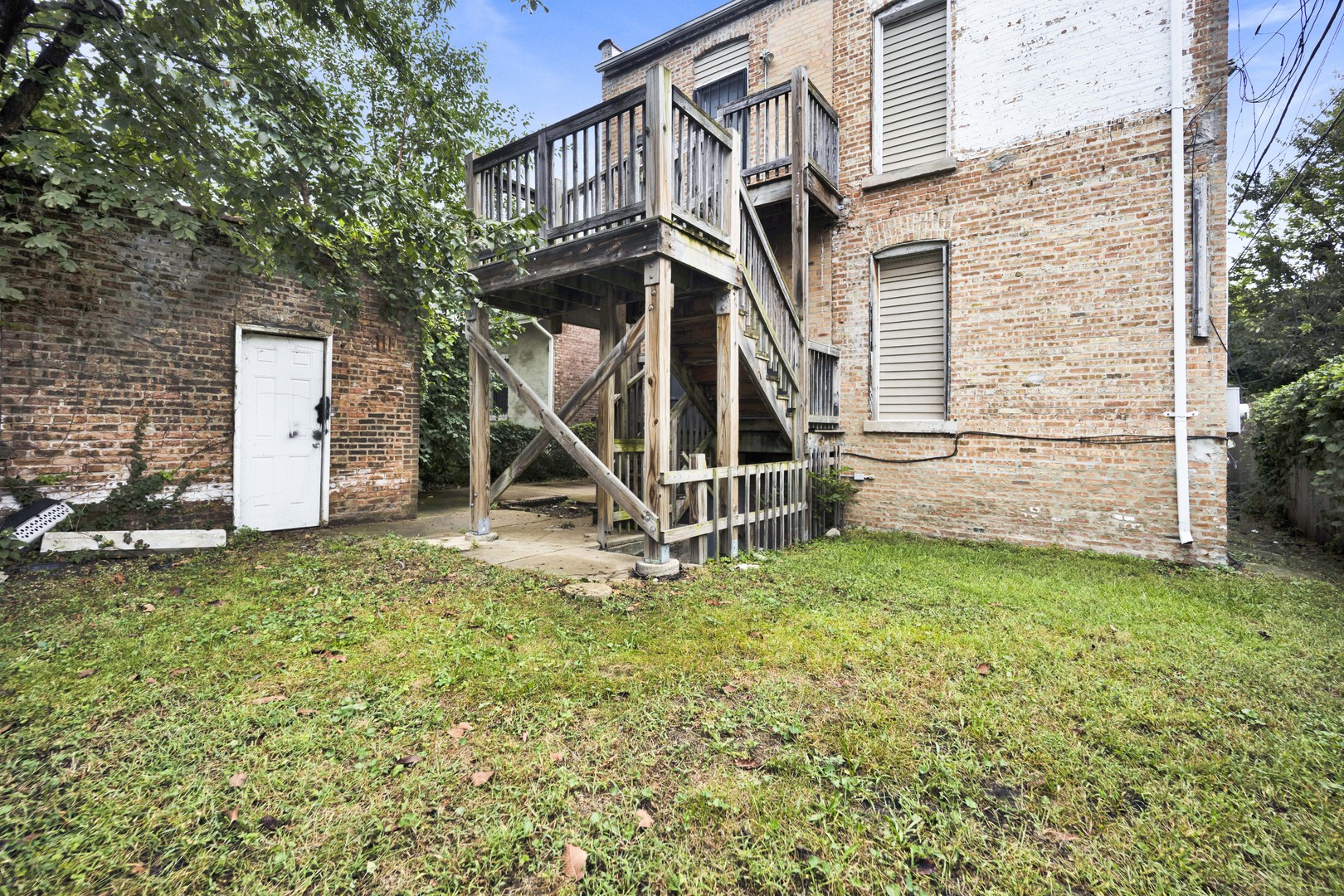 2525 E 72nd Place Property Photo 14