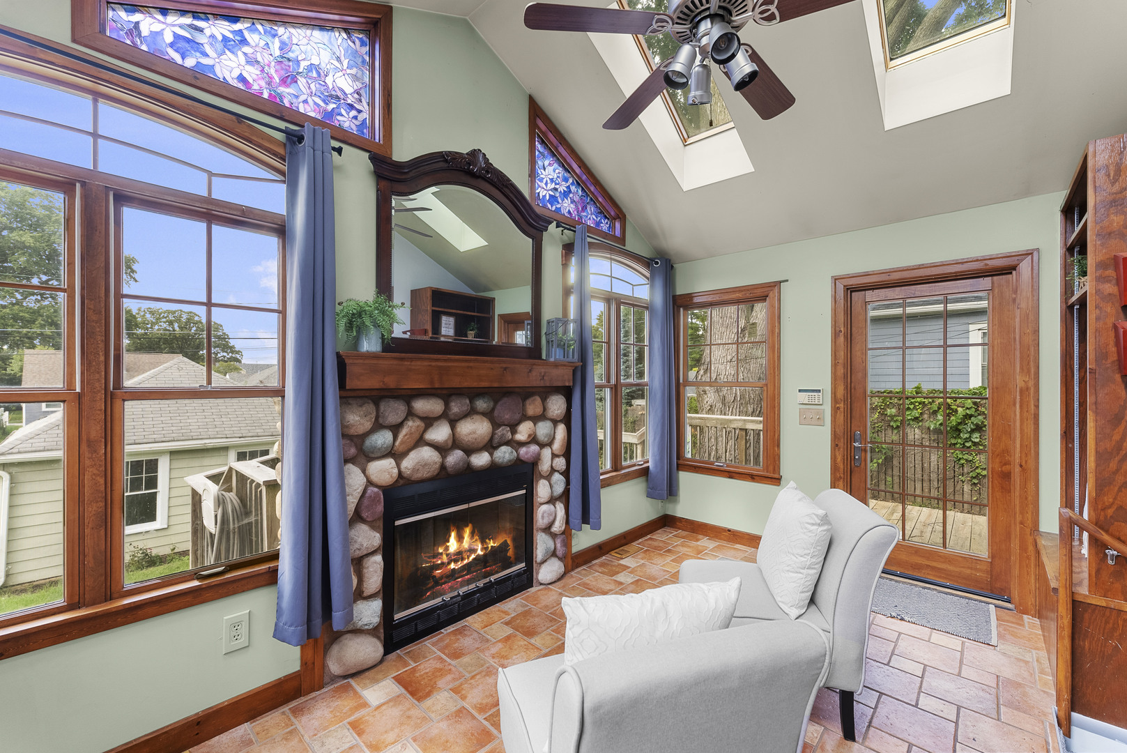 3106 Davenport Avenue Property Photo 9