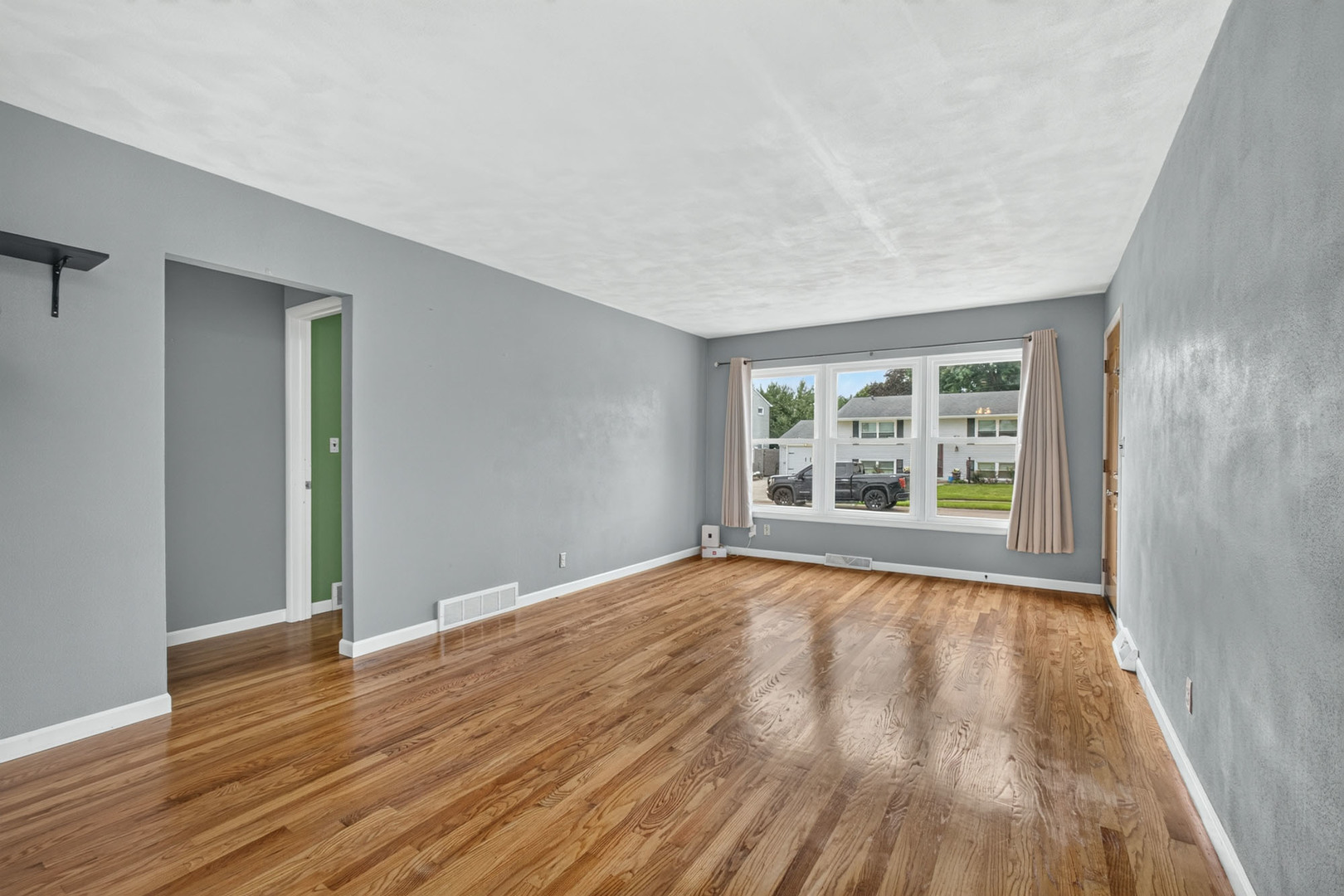 4737 19th Avenue Property Photo 8