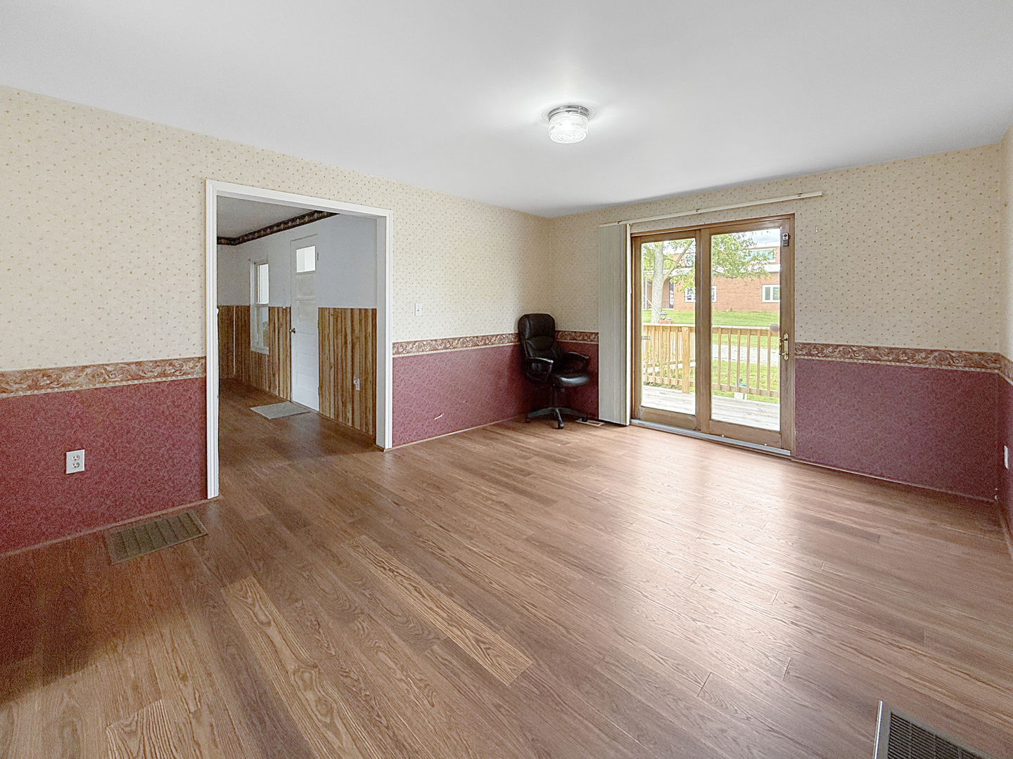 3580 Gifford Avenue Property Photo 5