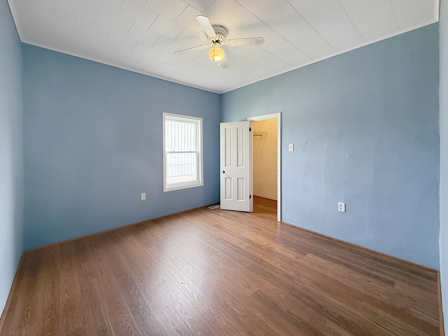 3580 Gifford Avenue Property Photo 9