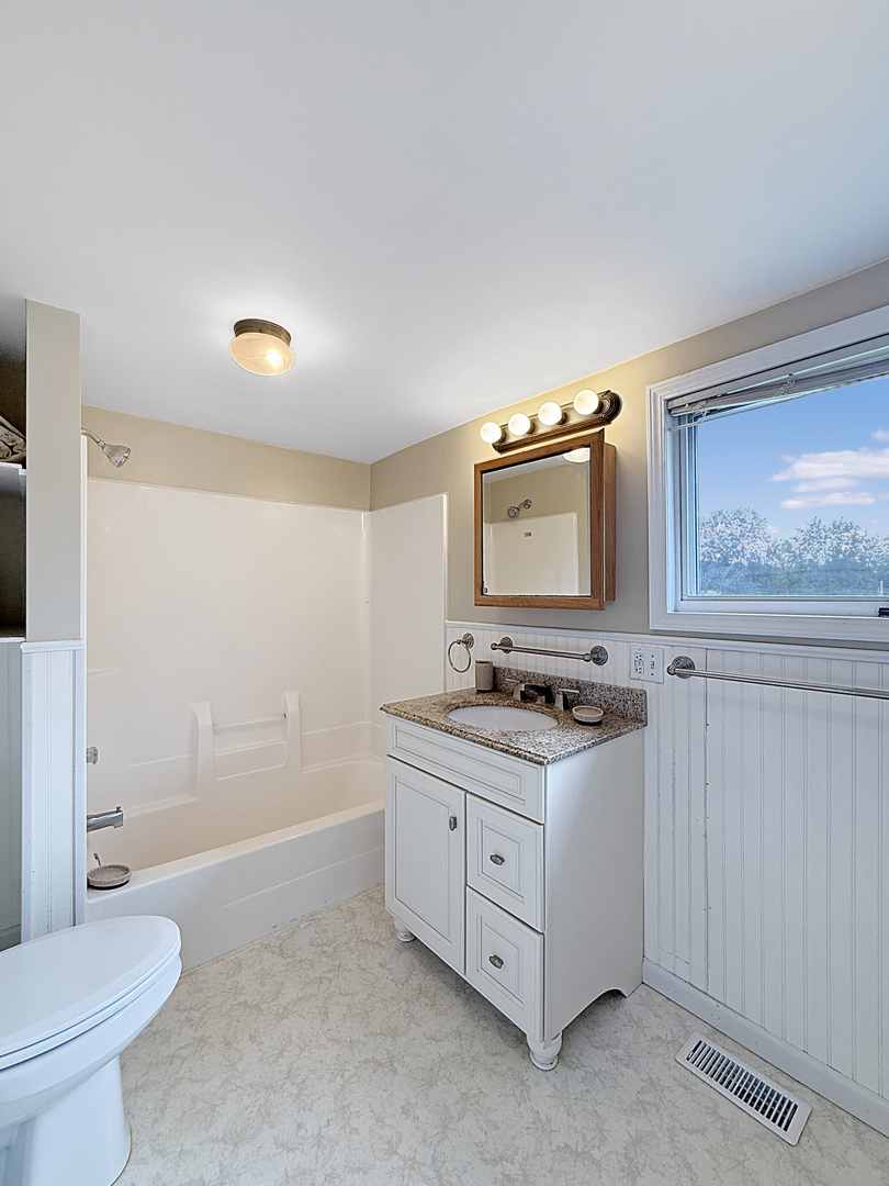 3580 Gifford Avenue Property Photo 11