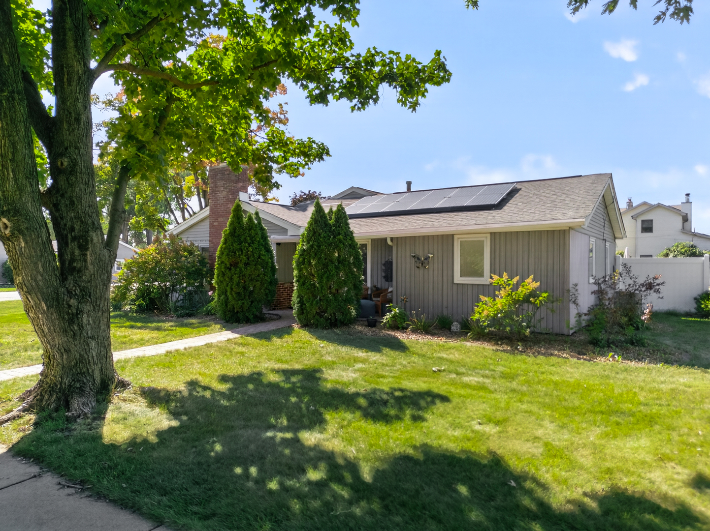 11258 S Oak Park Avenue Property Photo 2