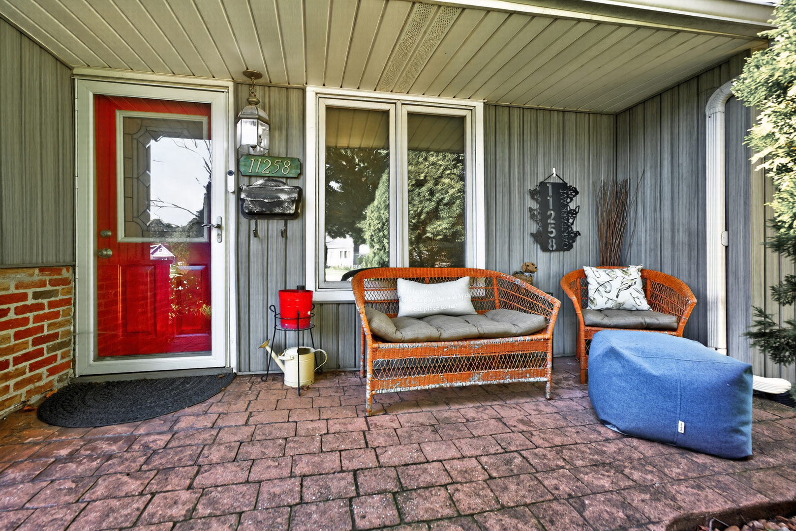 11258 S Oak Park Avenue Property Photo 4