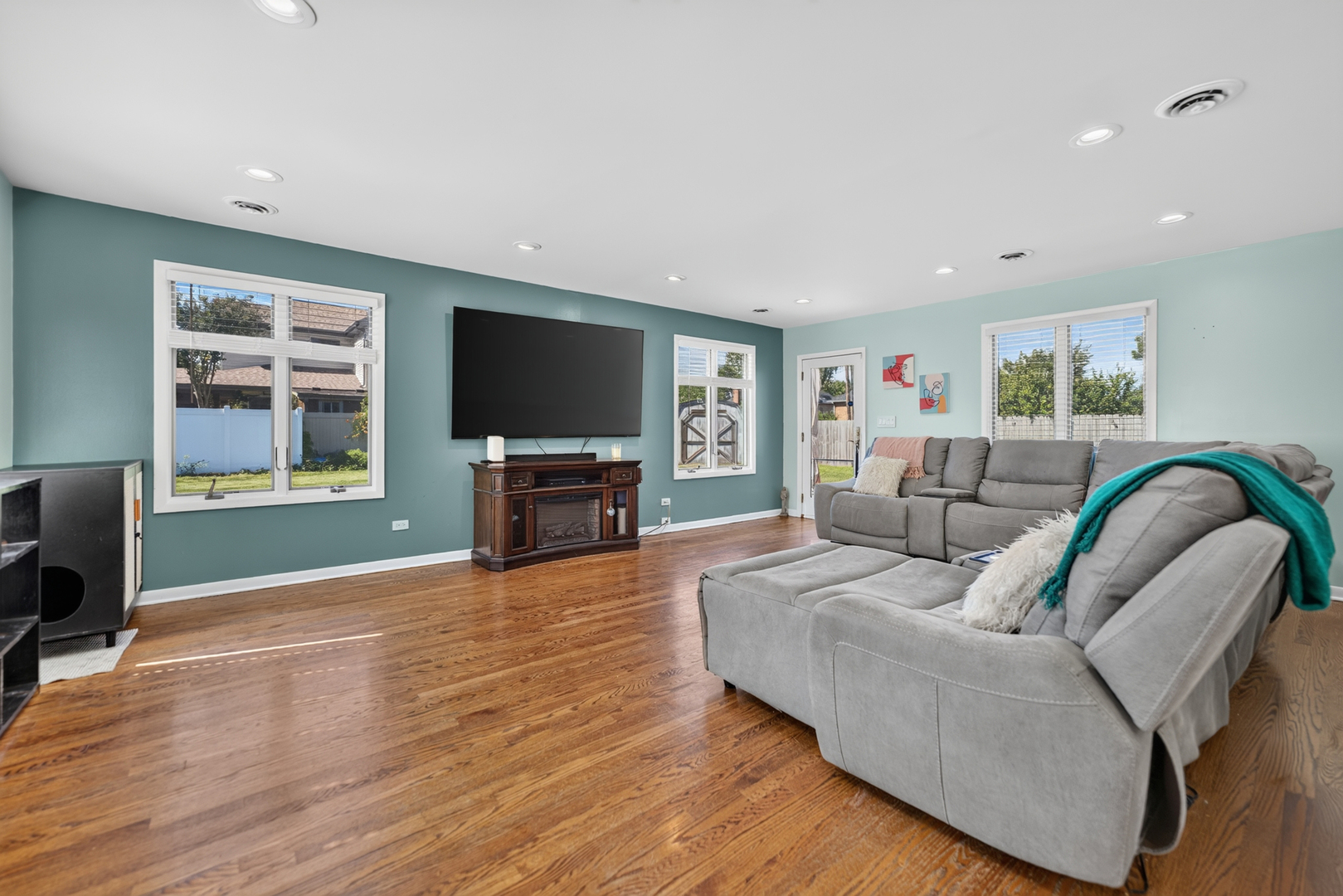 11258 S Oak Park Avenue Property Photo 22