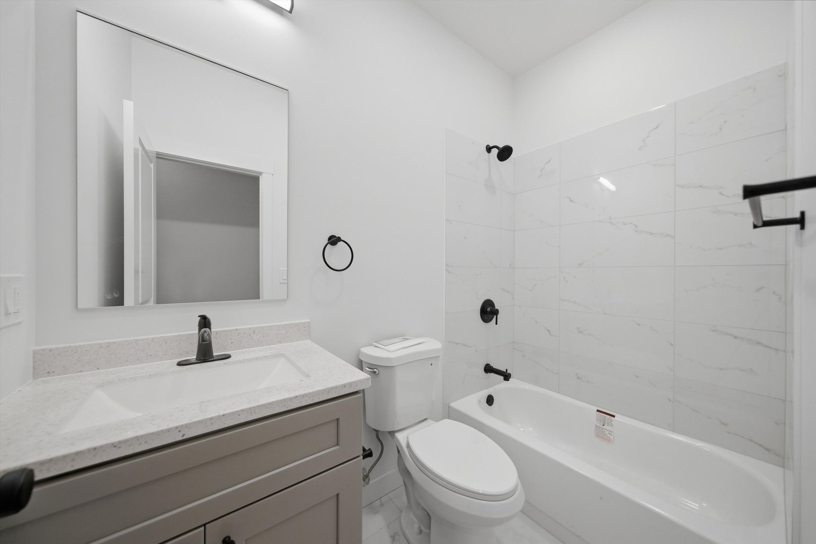 1431 W Howard Street 3w Property Photo 9