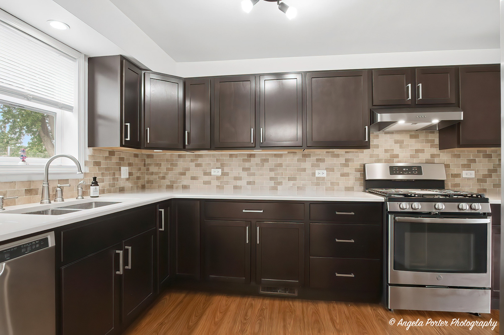 1124 Fulton Avenue Property Photo 3