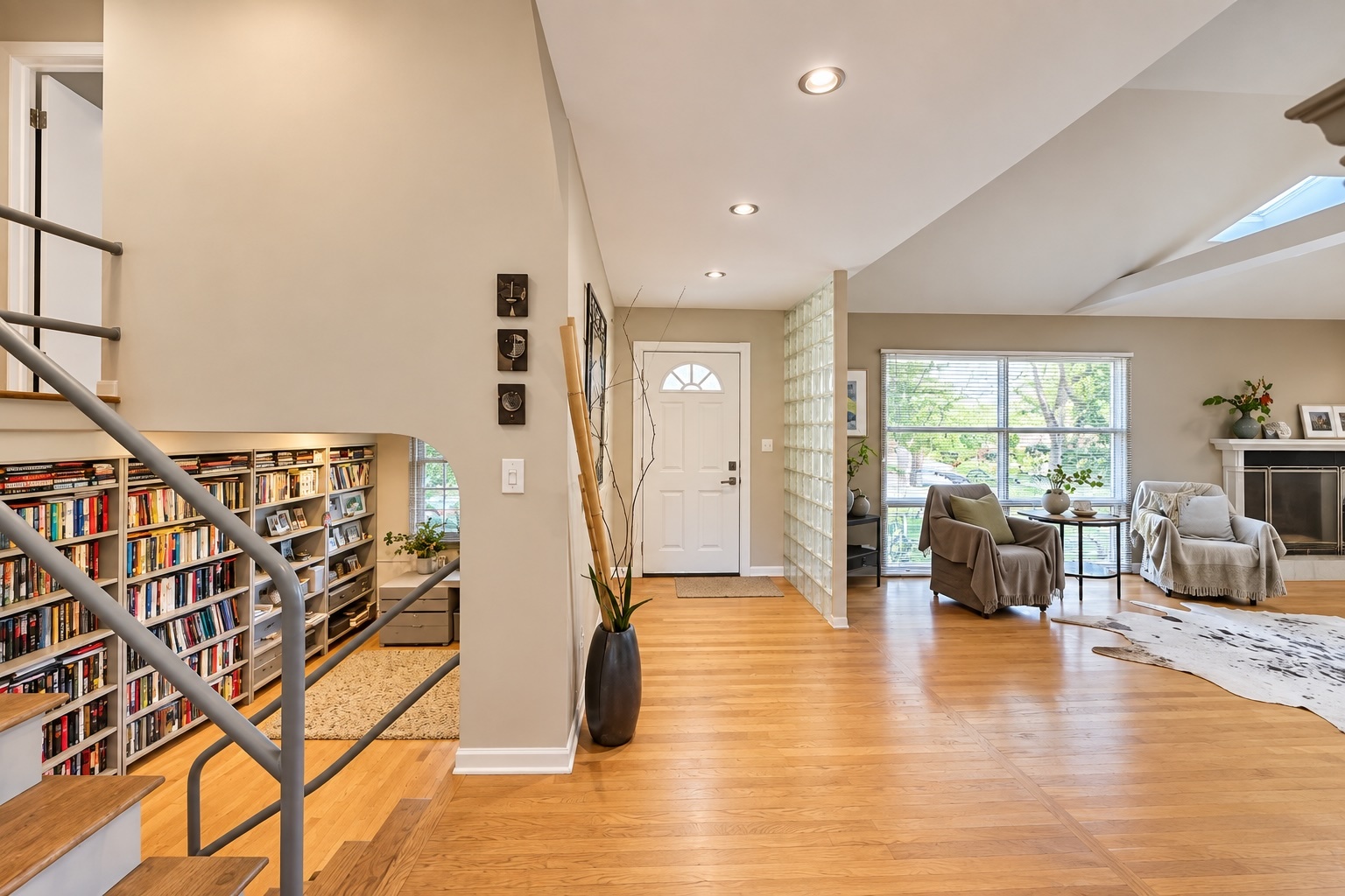 426 Amherst Avenue Property Photo 4