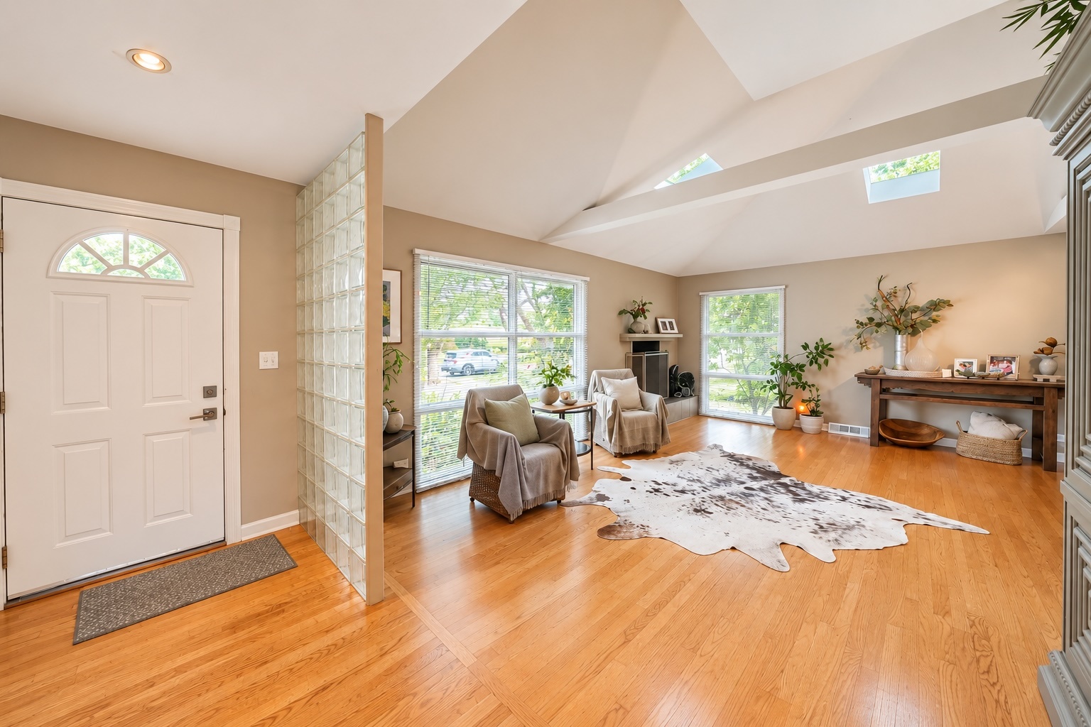 426 Amherst Avenue Property Photo 7