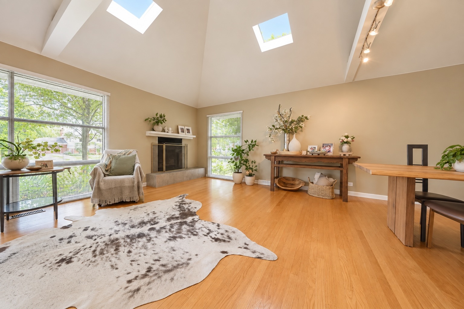 426 Amherst Avenue Property Photo 8