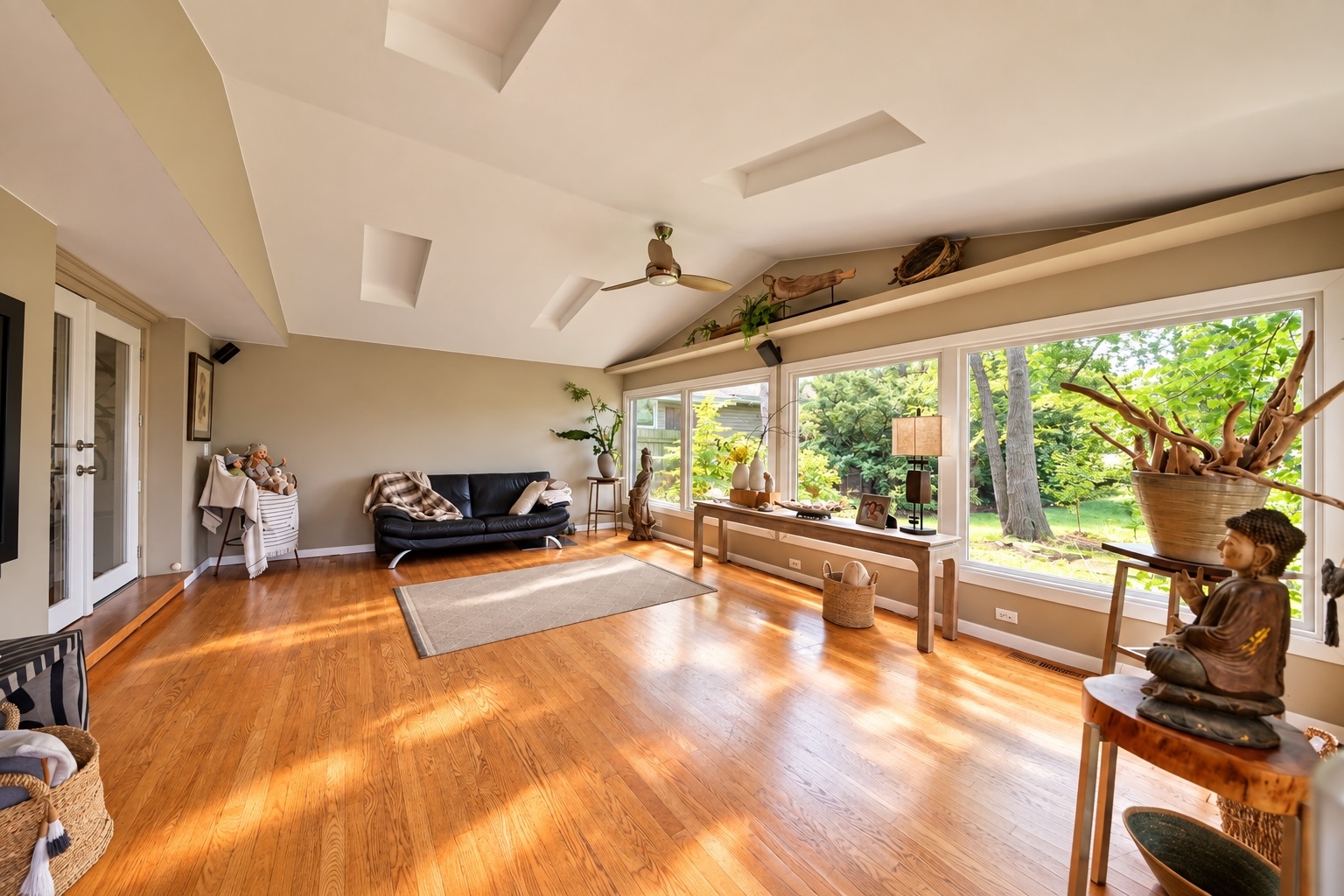 426 Amherst Avenue Property Photo 11