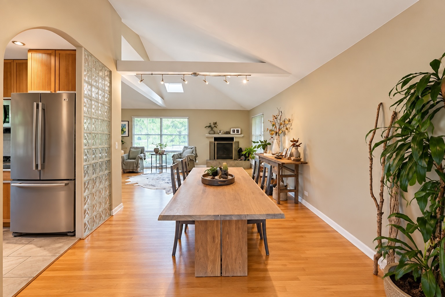 426 Amherst Avenue Property Photo 15