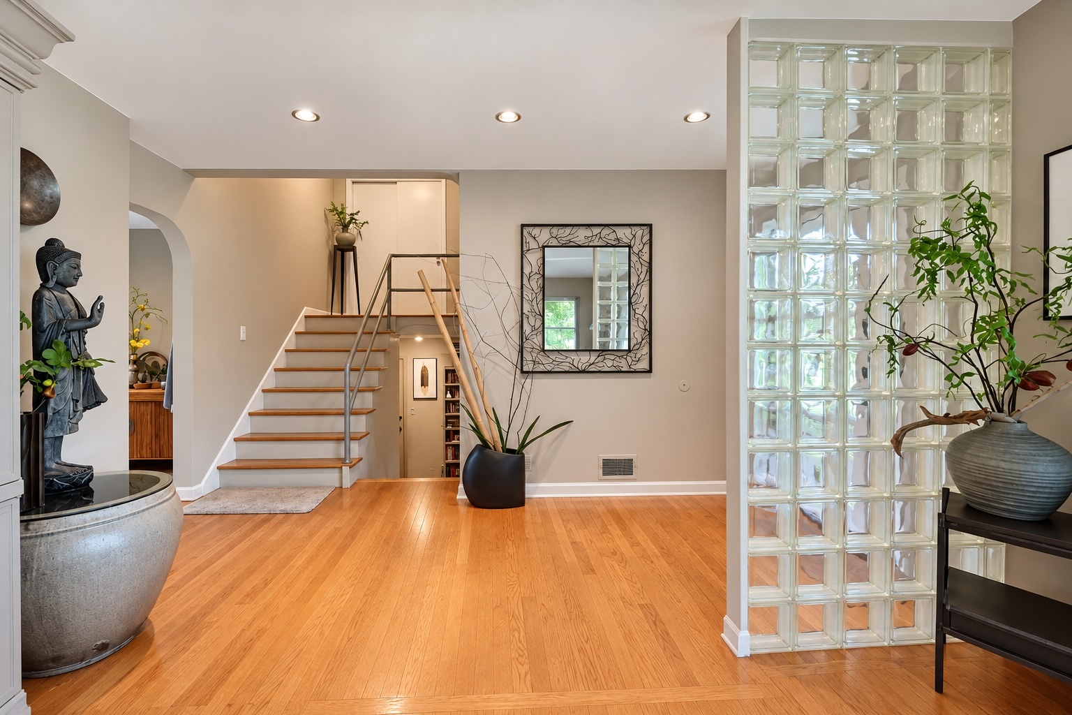 426 Amherst Avenue Property Photo 28