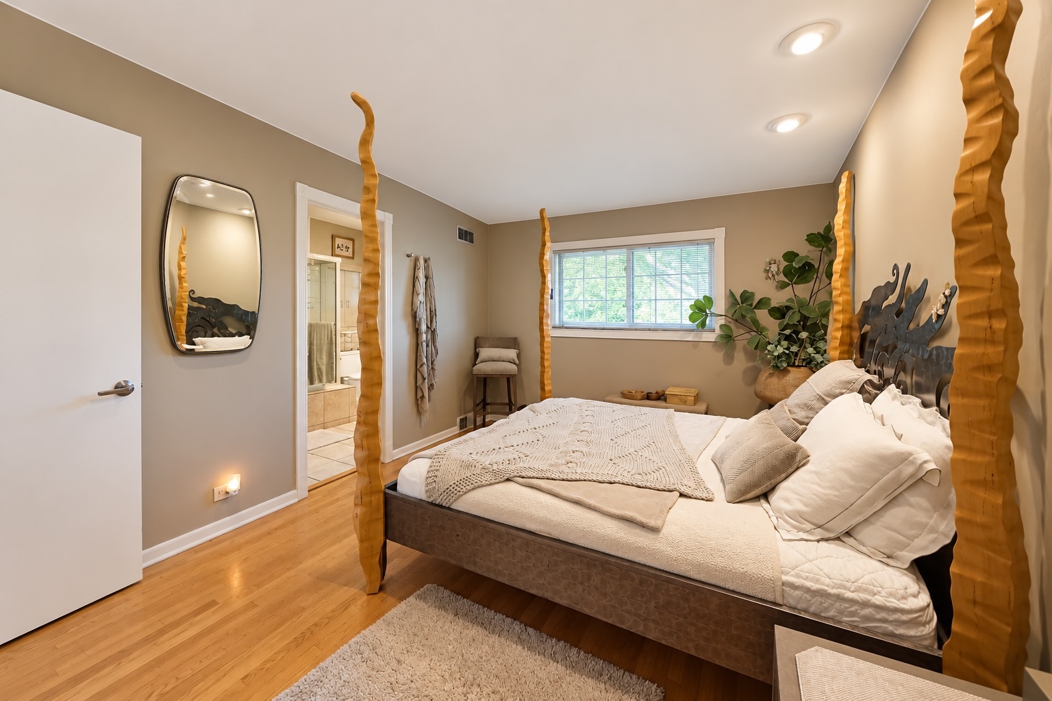 426 Amherst Avenue Property Photo 33