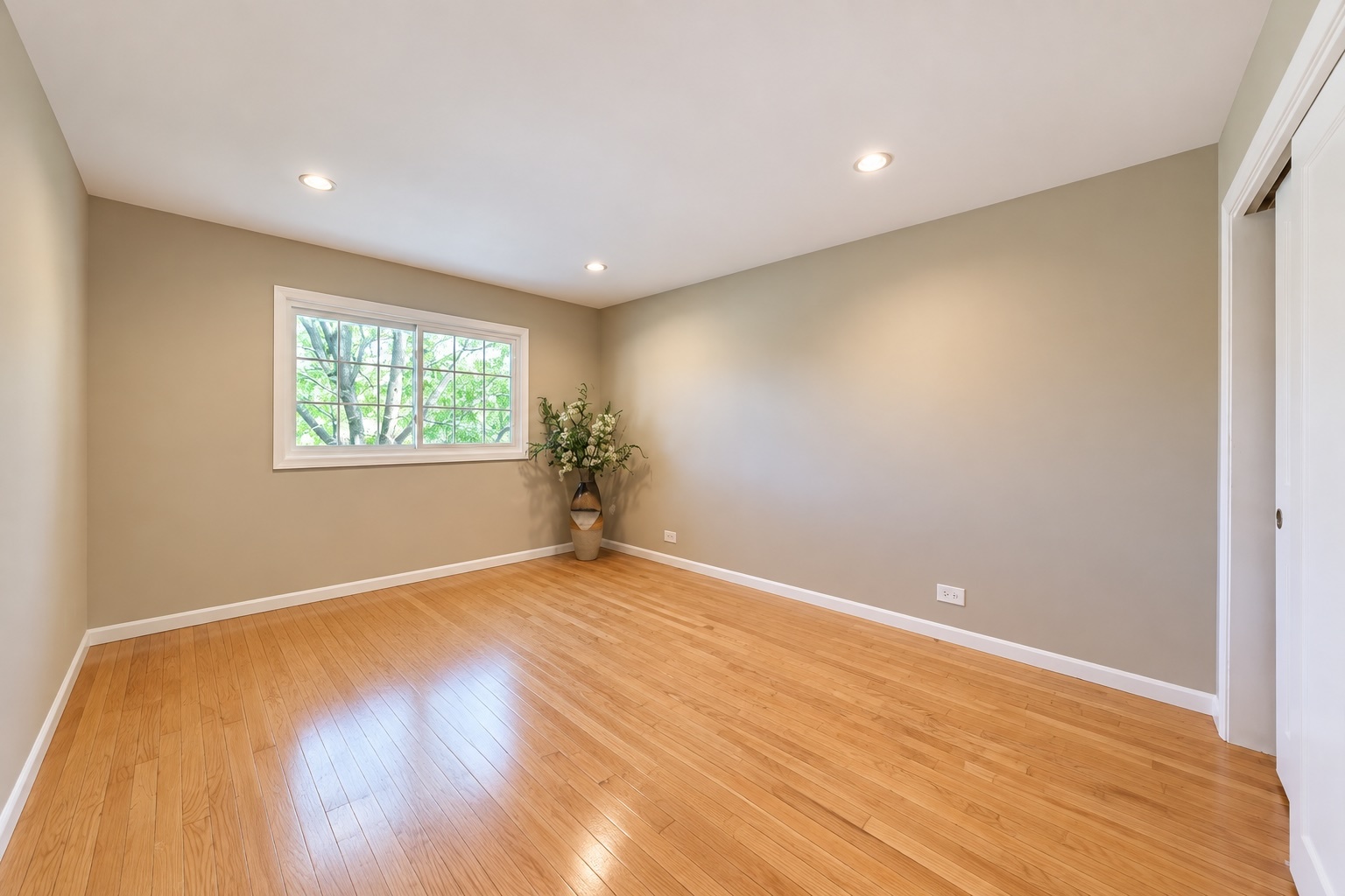 426 Amherst Avenue Property Photo 39