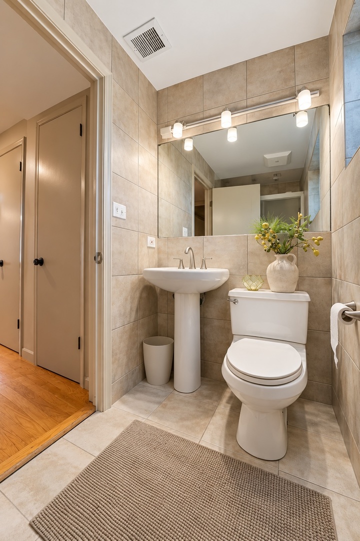 426 Amherst Avenue Property Photo 45