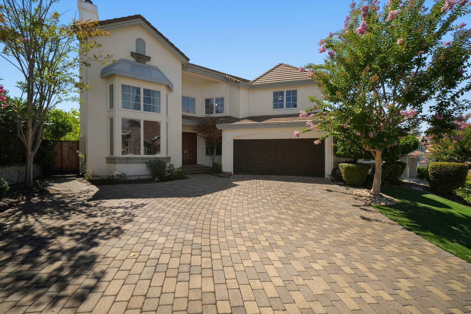 321 Zagora Drive Property Photo 2