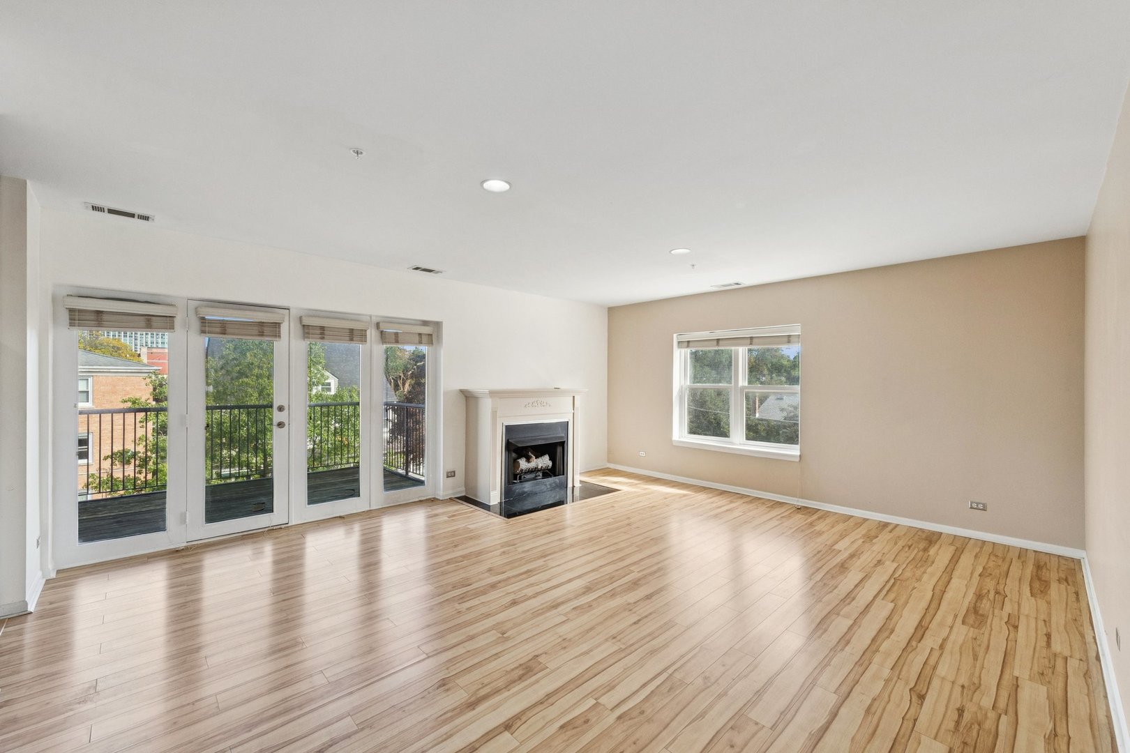 1319 Chicago Avenue 305 Property Photo 3