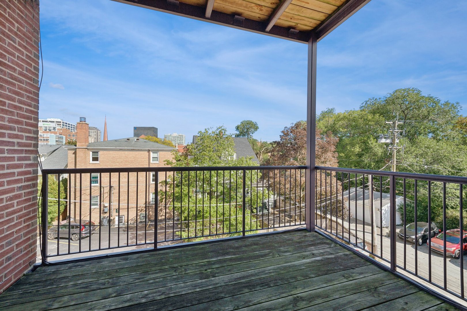 1319 Chicago Avenue 305 Property Photo 11