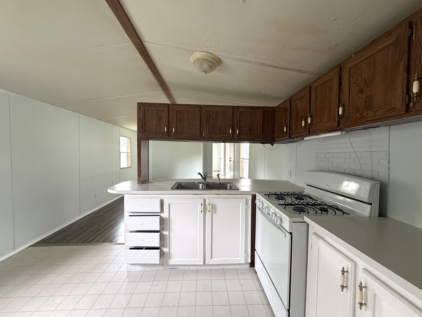29 Pulaski Street Property Photo 9